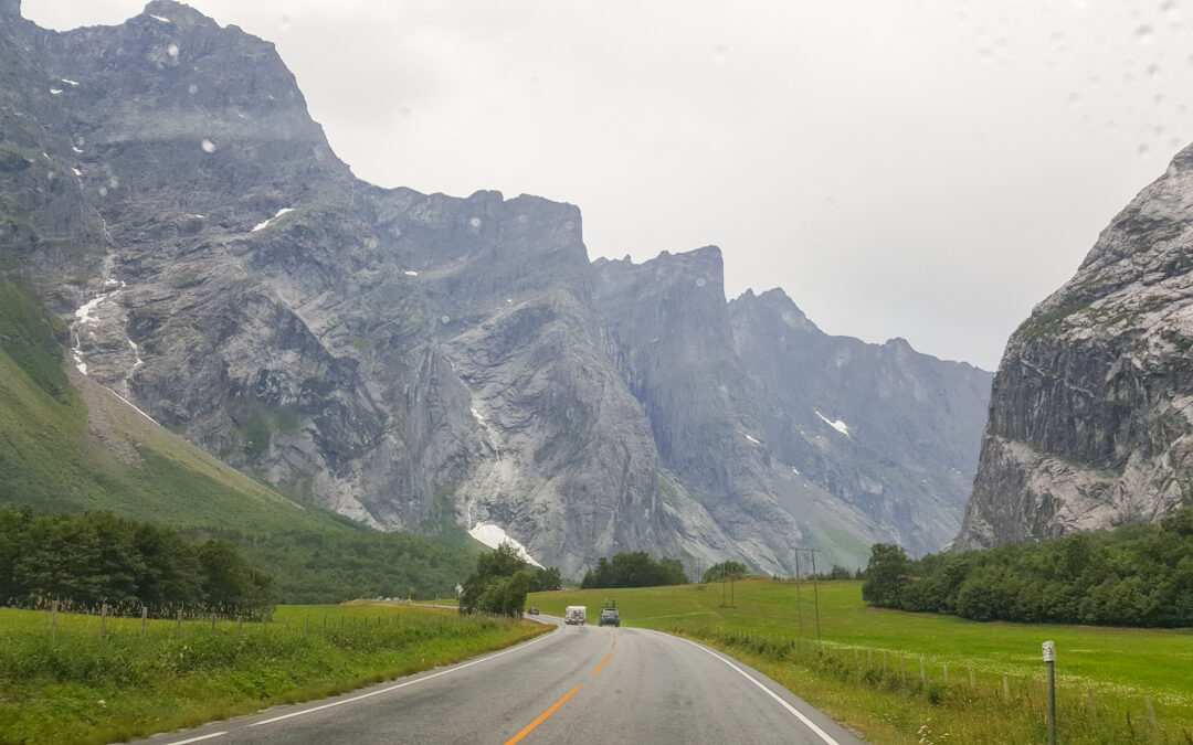 Jak tanio podróżować po Norwegii